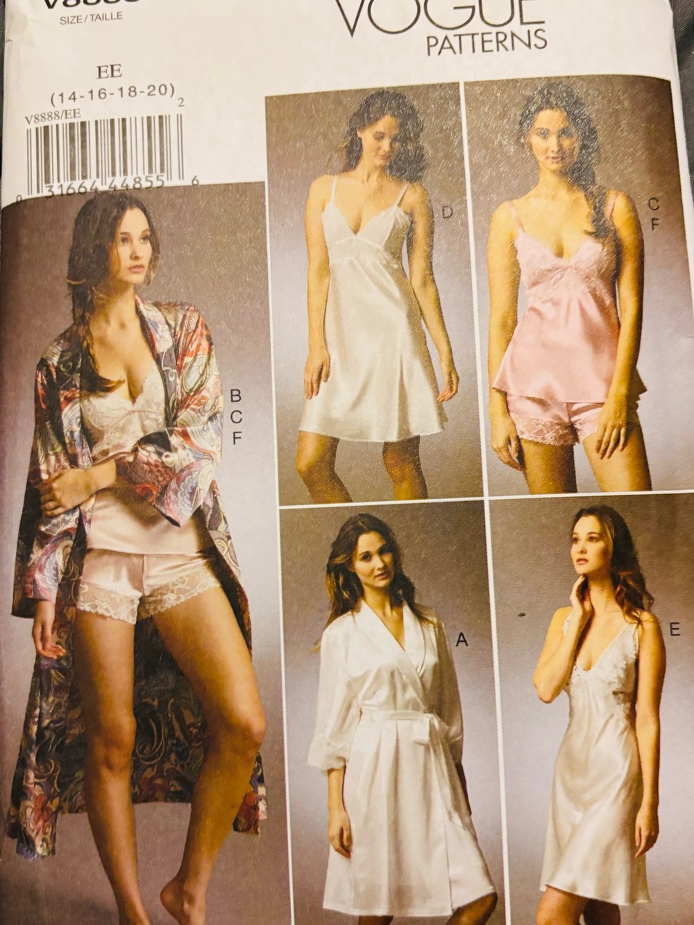 Vogue V8888 Sewing Pattern Robe Camisole Set sizes 14-20 New Uncut